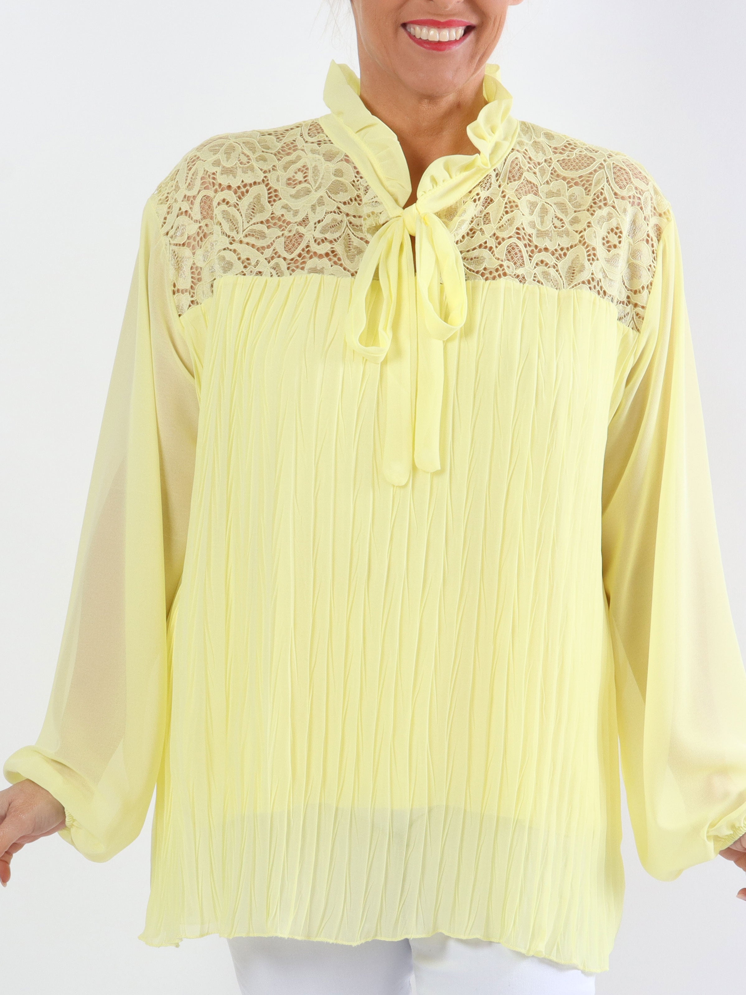 Iris - Sød plus size top med blond og folder